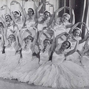 Ballet Komarova in Revue Folies Bergere at the French Casino