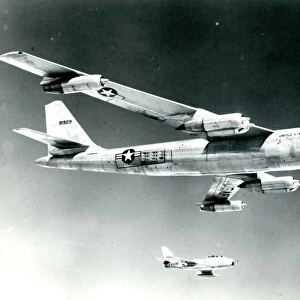 Boeing B-47A Stratojet, 49-1909 with a North American sa?
