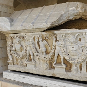 Garland sarcophagus. Marble. Tel Mevorah