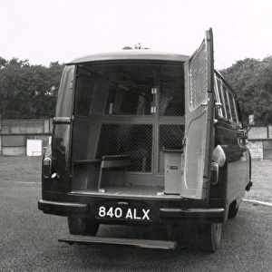 Metropolitan Police van equipped for dog transport