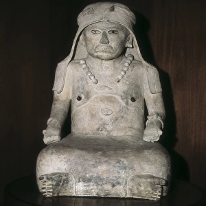 Old woman with a headdress. Pre-Columbian art