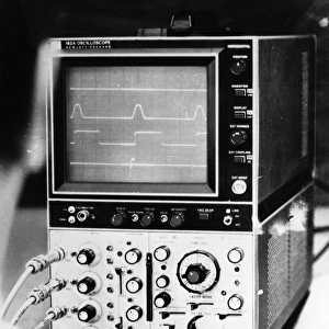 Oscilloscope for EEG monitoring in ESP testing