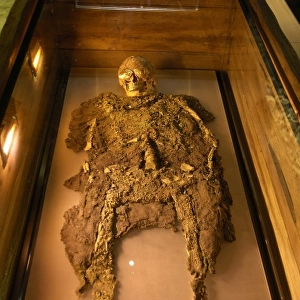Remains of the Lord of SipᮮMoche or Mochica
