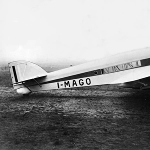 Savoia Marchetti S79 (side view, on the ground) of prot