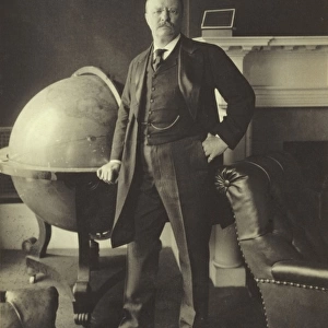 Theodore Roosevelt, full-length portrait, standing beside la