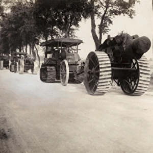 Tractors transporting heavy artillery, WW1