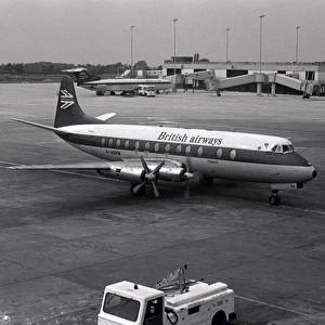 Vickers Viscount 802 G-AOHW British Airways Ringway 1974