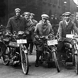 Volunteer motorcyclists during WW1