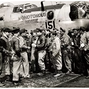 WW II - US Airforce crew return to USA - Monotonous Maggie