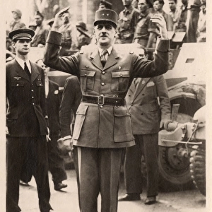 WW2 - Liberation of Paris - de Gaulle at Place de l Etoile