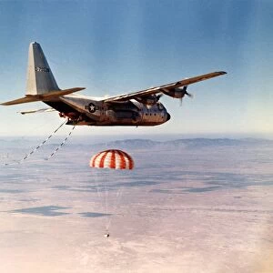 Hercules HC-130 capsule recovery, 1969 C016 / 4238