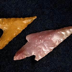 Neolithic flint arrowheads C014 / 1032