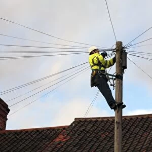Repairing telephone lines C016 / 4660