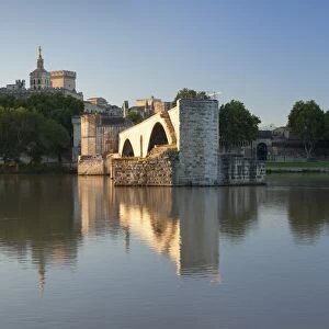 Bridge St. Benezet over Rhone River with Papal Palace behind, UNESCO World Heritage Site