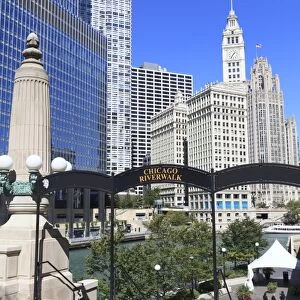 Chicago Riverwalk on West Wacker Drive with Trump Tower and Wrigley Building, Chicago, Illinois, United States of America, North America