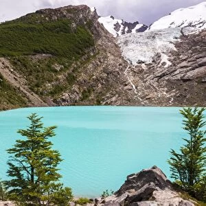 Huemul Lake (Lago Huemul) and Huemul Glacier (Glaciar Huemul), El Chalten, Patagonia