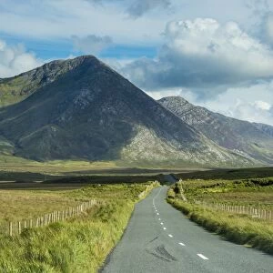 Road leading through the Connemara National Park, County Galway, Connacht, Republic of Ireland