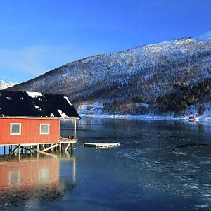 Rorbu near Sommaroy, Troms og Finnmark, north west Norway, Scandinavia, Europe