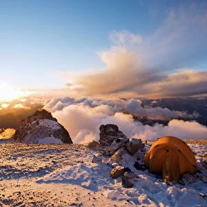 Sunset at White Rocks (Piedras Blancas) campsite at 6200m, Aconcagua 6962m