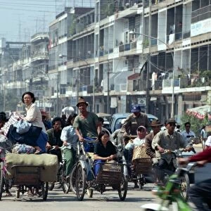 Traffic, Achar Mean Boulevard, Phnom Penh, Cambodia, Indochina, Southeast Asia, Asia