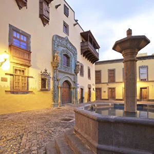 Casa de Colon at Dusk, Vegueta Old Town, Las Palmas de Gran Canaria, Gran Canaria