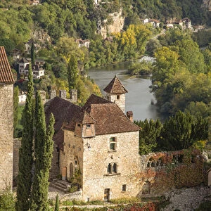 France, Occitanie, Lot, St Cirq Lapopie, medieval buildings in the village of Saint Cirq
