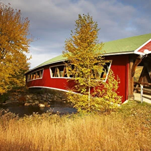 Jackson Covered Bridge in Autumn, New Hampshire, USA