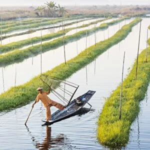 Leg-rowing fisherman of Inle Lake, Shan State, Myanmar