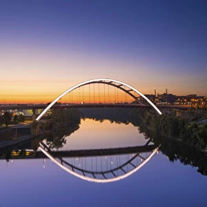 Nashville, Tennessee, Korean War Memorial Bridge, Gateway Bridge, Connects Downtown