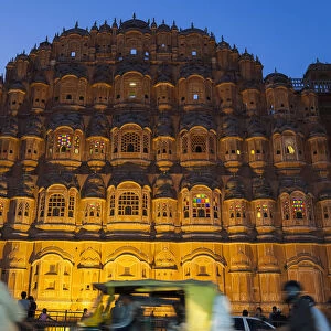 Palace of the Winds (Hawa Mahal) at dusk, Jaipur, Rajasthan, India