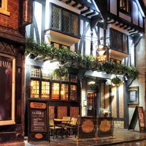 Punch bowl pub, York, Stonegate street, North Yorkshire, England, UK
