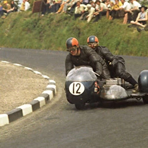 Derek Plummer & Malcolm Brett (Kettle Triumph) 1970 750 Sidecar TT