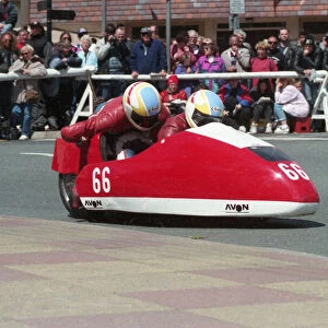 Eric McIntosh & Ewan McIntosh (Baker Yamaha) 1995 Sidecar TT