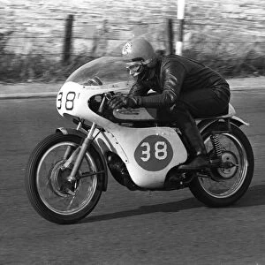 Les Spivey (Aermacchi) 1964 Southern 100