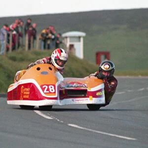 Stephen Ramsden & Philip Roberts (Jacobs Yamaha) 1999 Sidecar TT