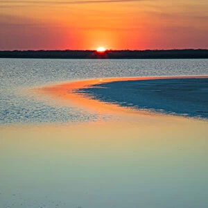 Sal del Rey (The Kings Salt), natural salt lake at sunset