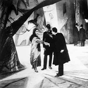 CABINET OF DR. CALIGARI. Lil Dagover and Conrad Veidt in The Cabinet of Dr. Caligari directed by Robert Wiene, 1919