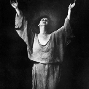 ISADORA DUNCAN (1877-1927). American dancer. Photographed by Arnold Genthe, c1917