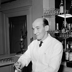 NYC: CHARLIEs TAVERN, c1947. Bartender Joe Helbock at Charlies Tavern in New York City