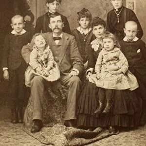 PENNSYLVANIA FAMILY, c1880. Original cabinet photograph
