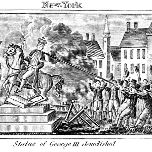 Protesters in New York pull down the statue of King George III after reading the Declaration of Independence, 9th July 1776. American line engraving, 1829