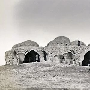 UZBEKISTAN: CARAVANSERAY. Ruins of the Murza Rabat caravansery on the Golodnaya