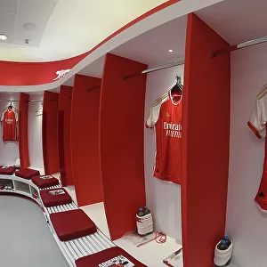 Arsenal vs Manchester United: Premier League Showdown - Pre-Match Shirts in Arsenal's Changing Room (2023-24)