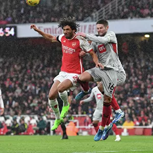 Arsenal vs Sheffield United: Elneny and Norwood Battle for Control in 2023-24 Premier League Clash