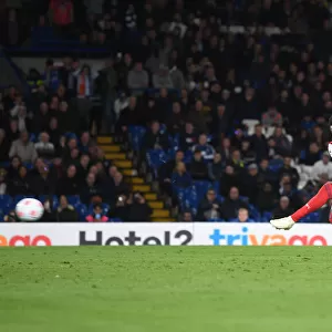 Bukayo Saka Scores Penalty: Arsenal's Comeback Win Against Chelsea (2021-22)