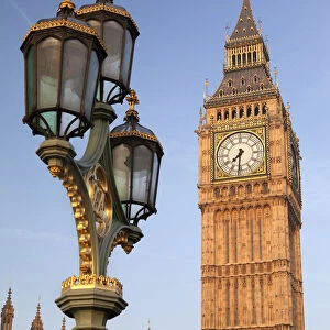 Big Ben, the Palace of Westminster, and lantern on Westminster Bridge 2