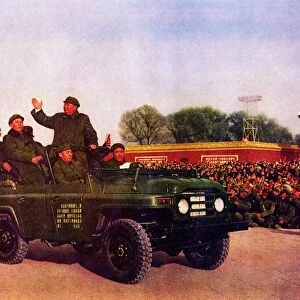 Mao Tse-tung reviewing military cadets
