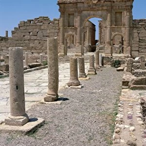 Tunisia, Kasserine Governatorate, Surroundings of Sbeitla, ruins of Gate of Antoninus, at entrance to Forum in Sufetula