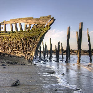 Ship wreck on Thames shore