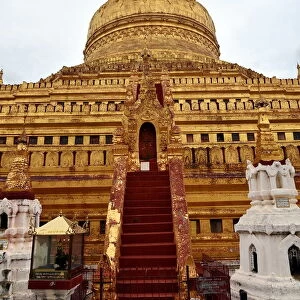 Shwe zi gon paya terracotta Temple, Bagan, unesco ruins Myanmar. Asia